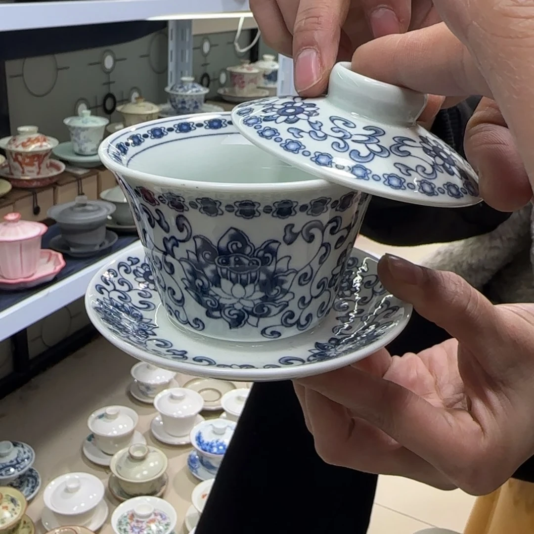 高温下的高温天气使人心情愉悦