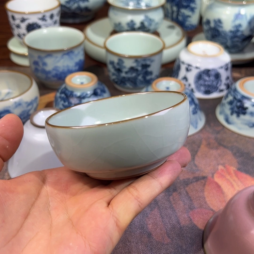 微瑕天青开片素衡杯