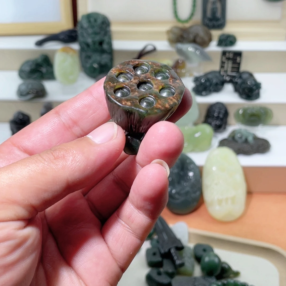 （***布颈饰未镶嵌和田玉