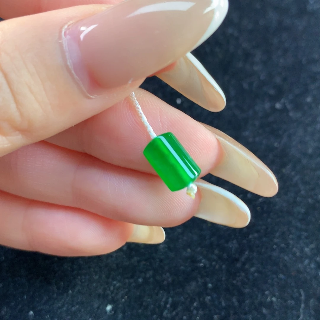 翡翠裸石10.04-6.27-2.85