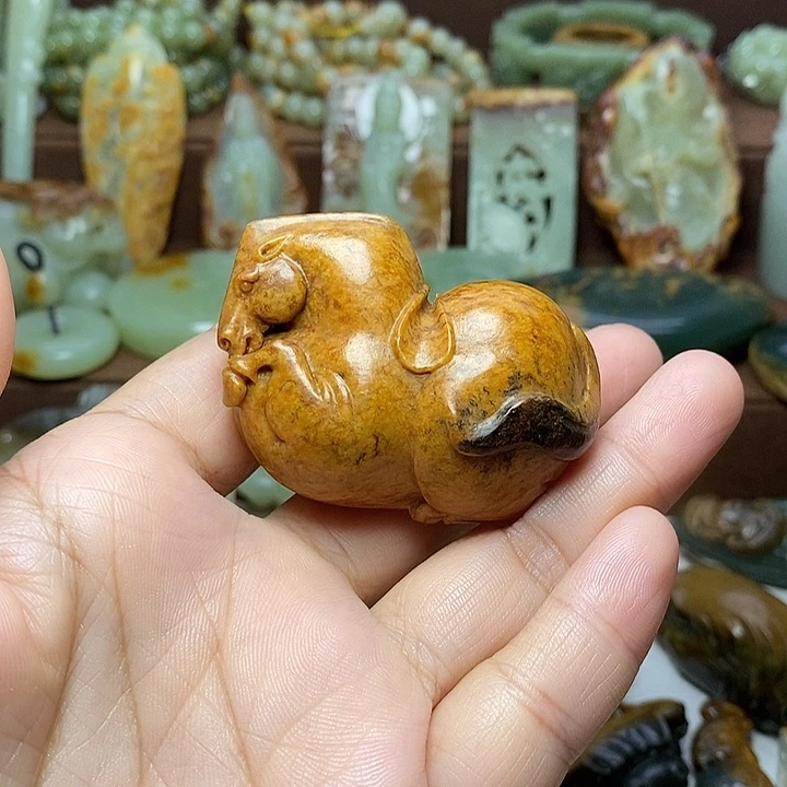 静***音颈饰未镶嵌岫岩河磨玉（透闪石质玉）
