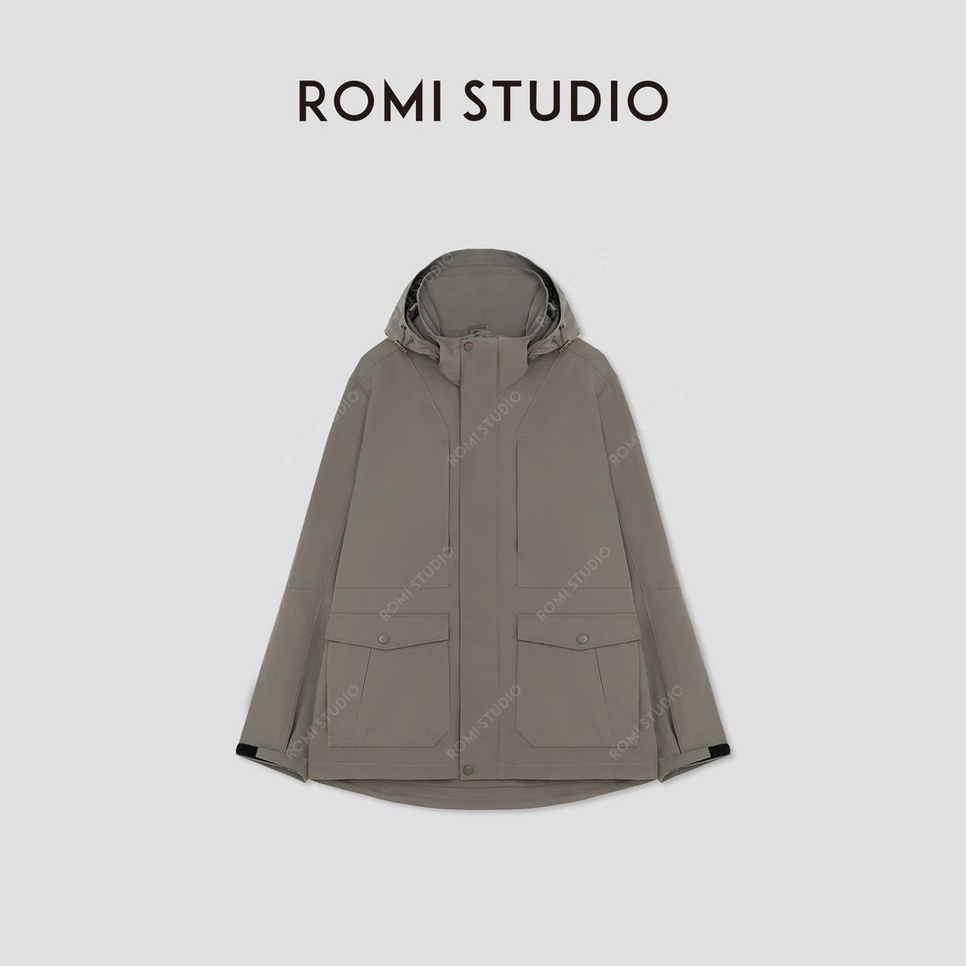 ROMI STUDIO“伴行山野”轻量化可调节立领连帽宽松外套女 441Y3009