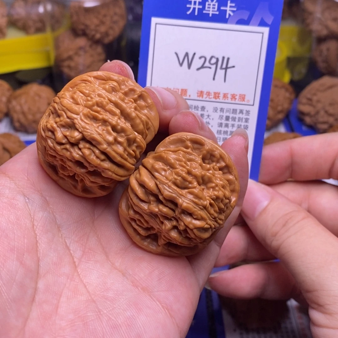把件桃核41四座楼狮子头、w294