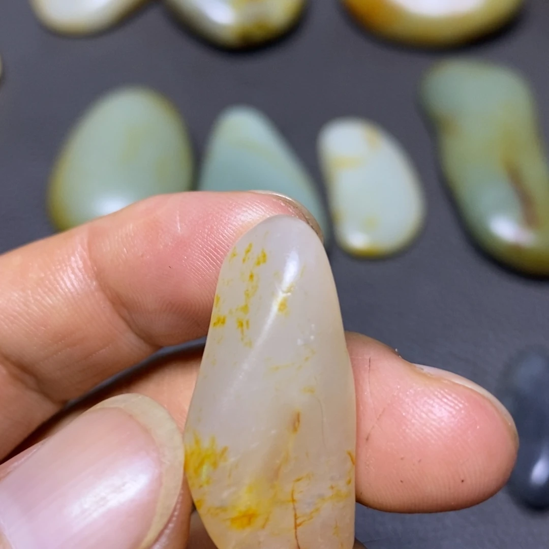 和田玉（糖玉）未镶嵌挂件