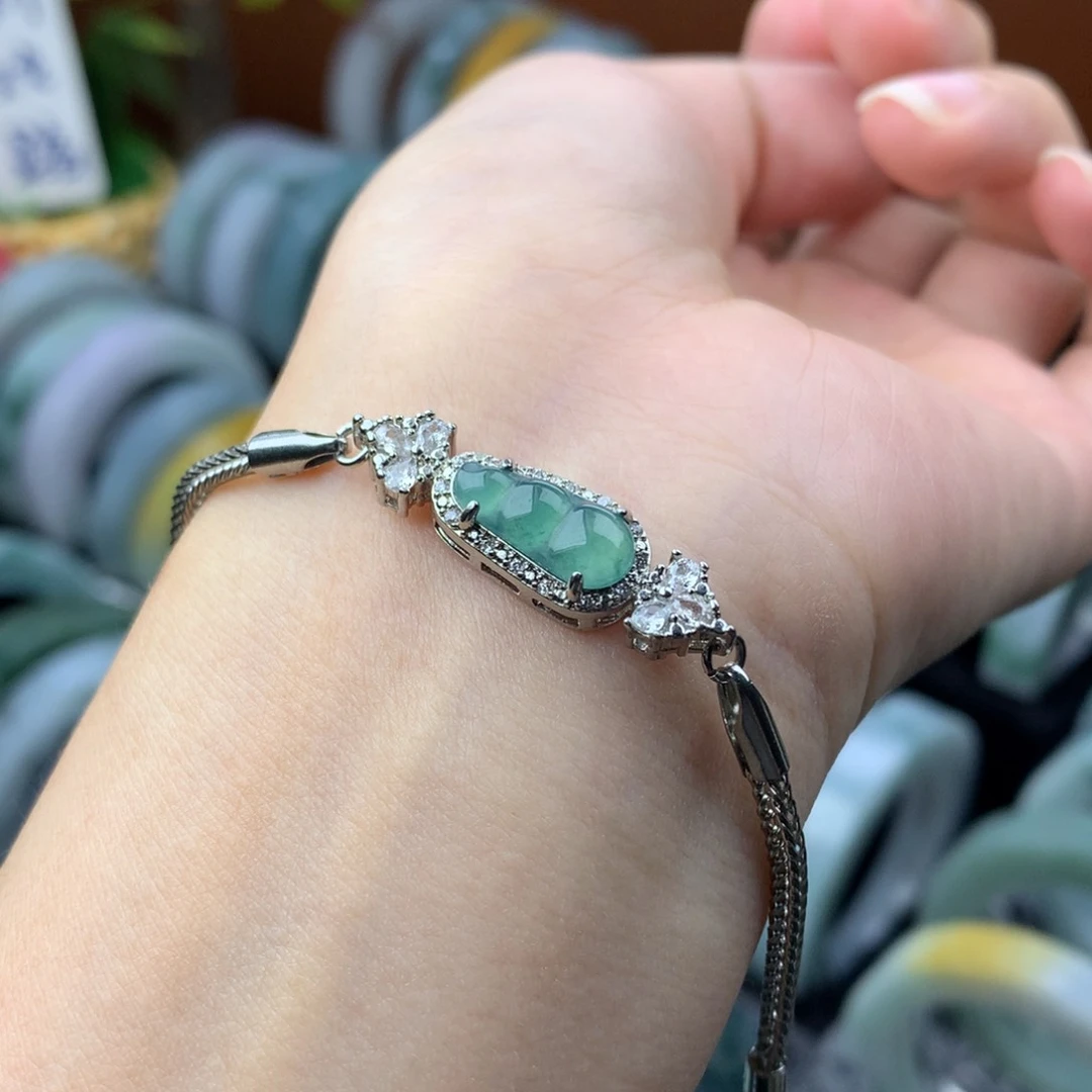 翡翠戒指未镶嵌多样性