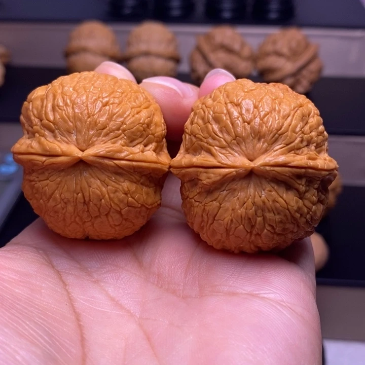 文玩核桃把件金丝绣球43