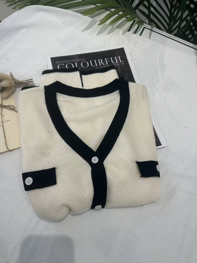 【华夫格~】2024新款百搭休闲条纹秋冬韩版上衣A021