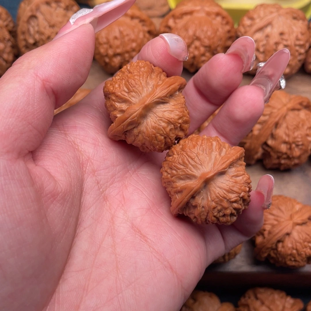 把件文玩核桃全品精配血麒麟32手捻