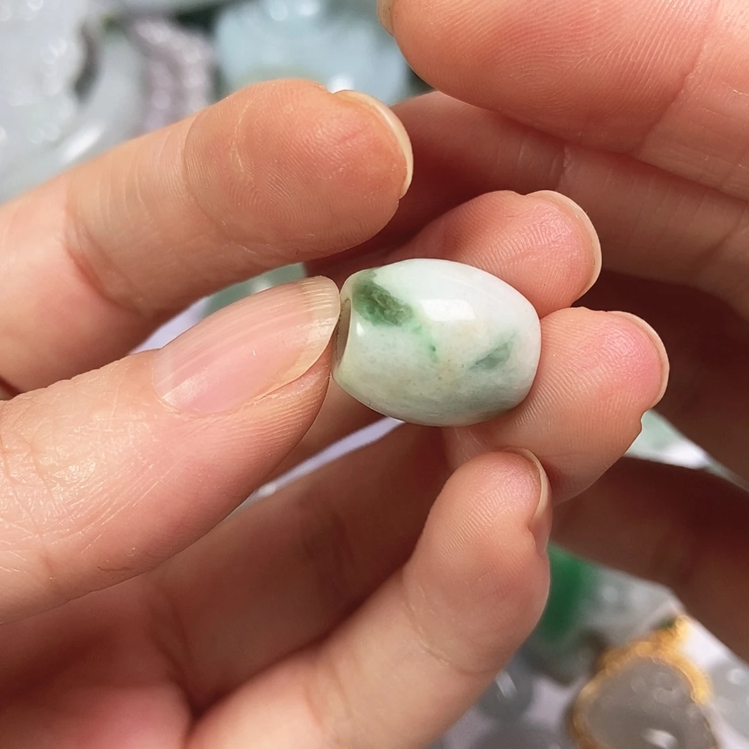 翡翠未镶嵌挂件路路通