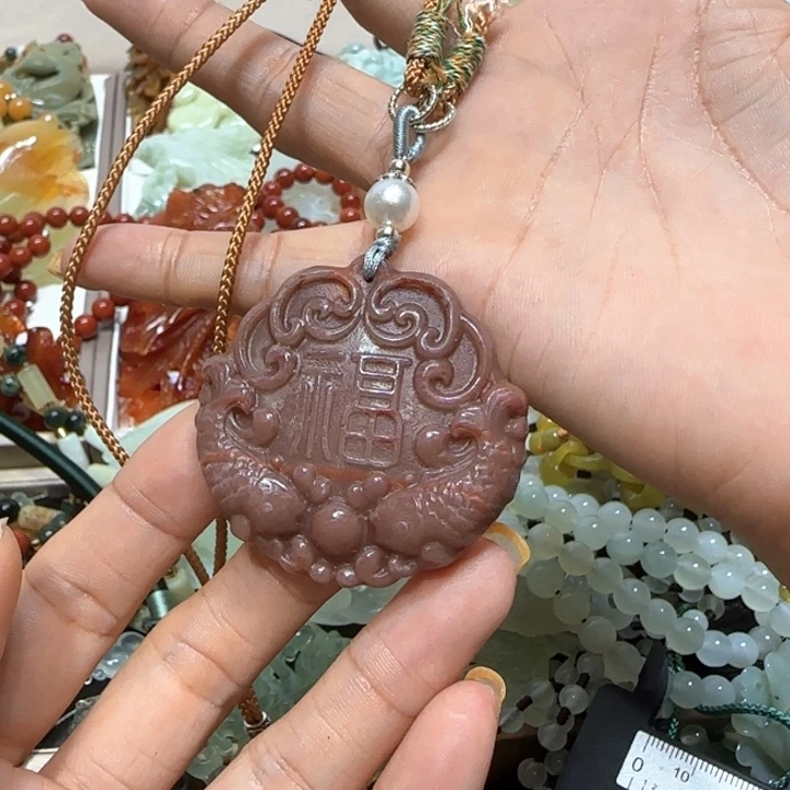 蛇纹石玉未镶嵌吊坠