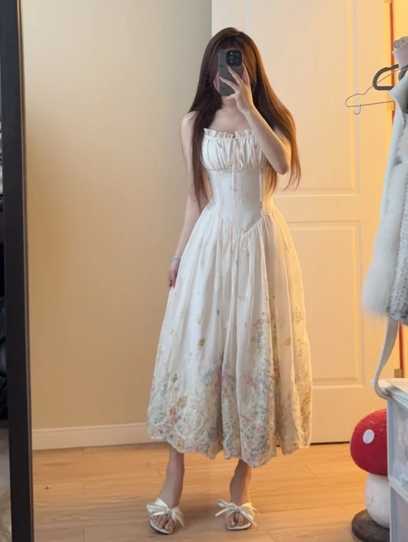 陈江铃小个子自制海边度假重工刺绣吊带连衣裙收腰显瘦碎花长裙