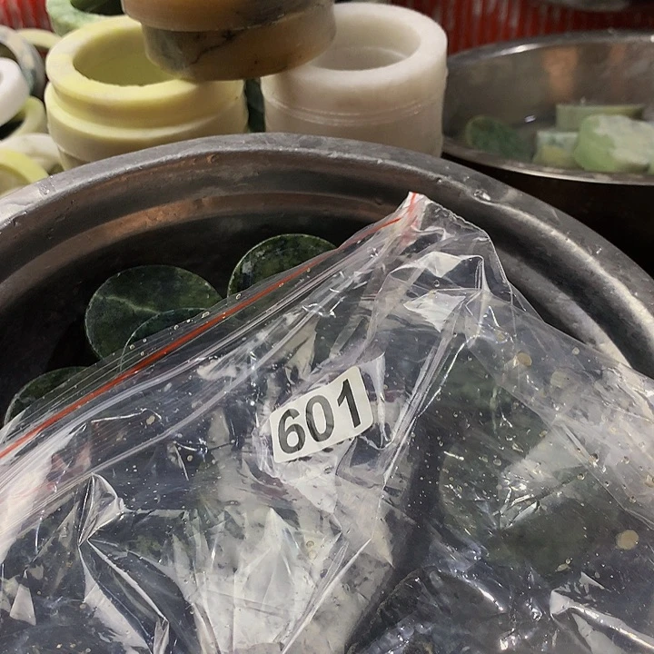 湧***前蛇纹石玉未镶嵌手镯