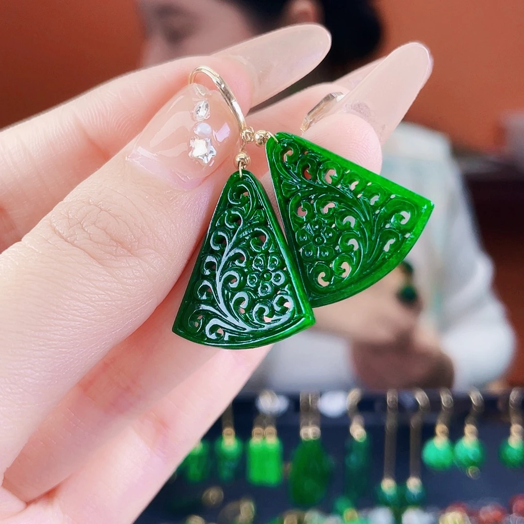 翡翠18K金镶嵌耳饰