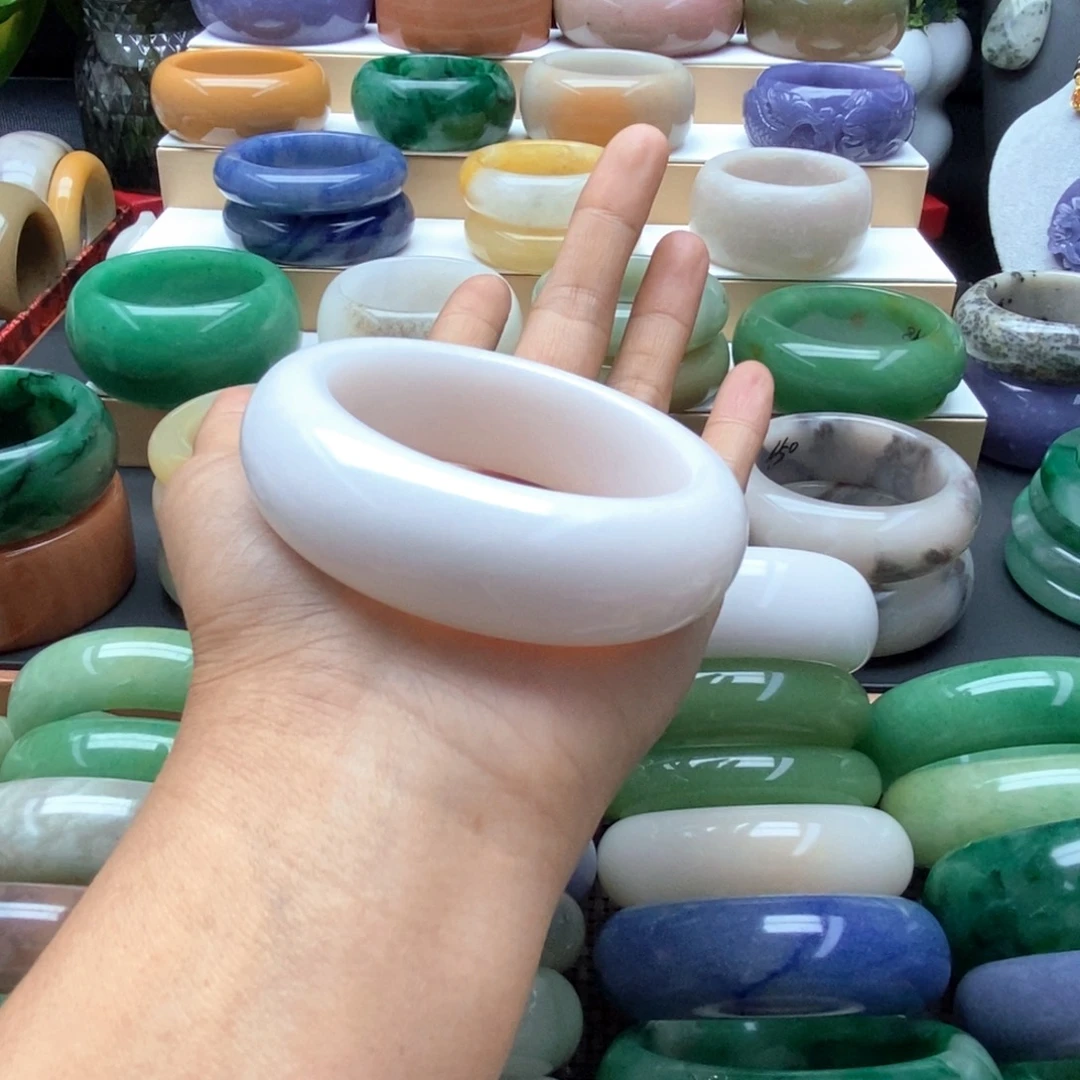 未镶嵌手镯石英质玉（佘太翠）z*l