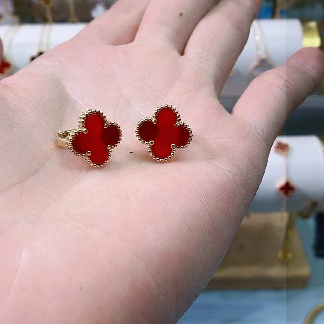 玛瑙/玉髓耳拍18K金镶嵌K黄