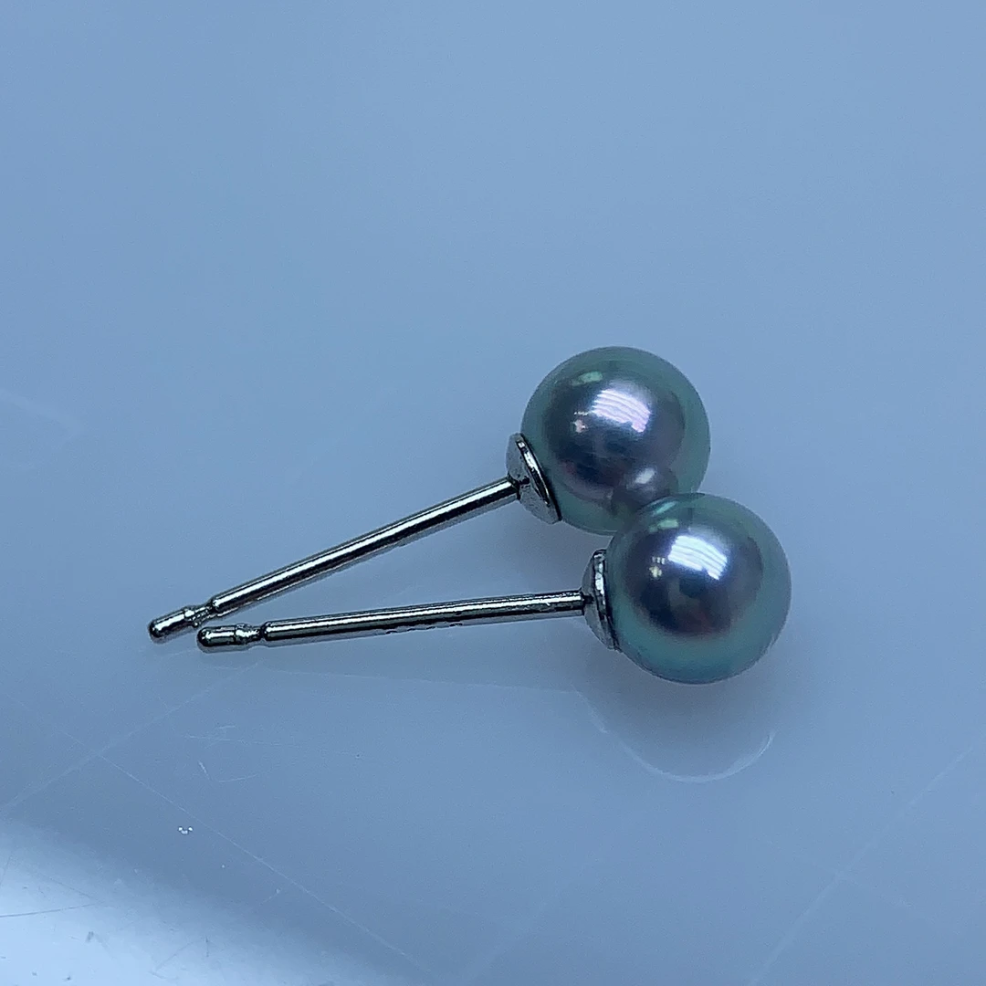 S925银海水灰珠耳钉 4-5MM Y157