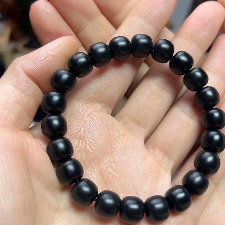 吉****和田玉（墨玉）未镶嵌颈饰卡10老型