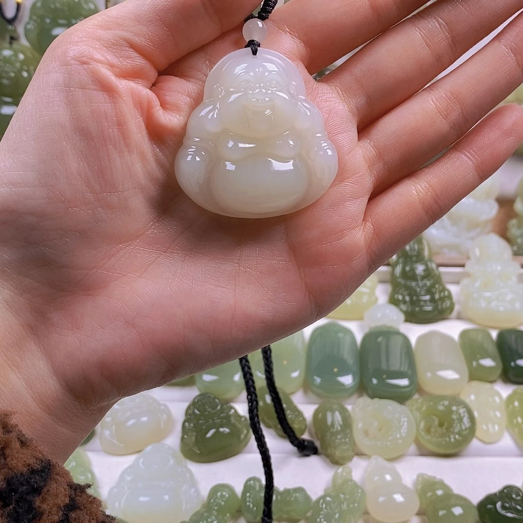 A****和田玉未镶嵌颈饰