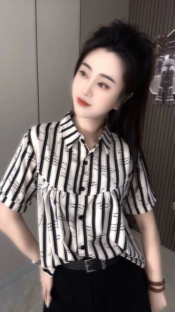 今年流行时尚2025夏季新款洋气印花条纹短袖上衣宽松显瘦衬衫女