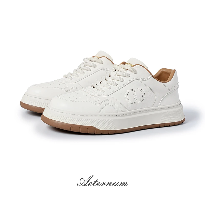白色时尚高端休闲小牛皮鞋透气夏季轻便白色圆头运动休闲鞋男士