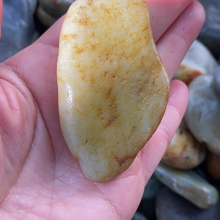 玉***铭和田玉（糖玉）未镶嵌挂件