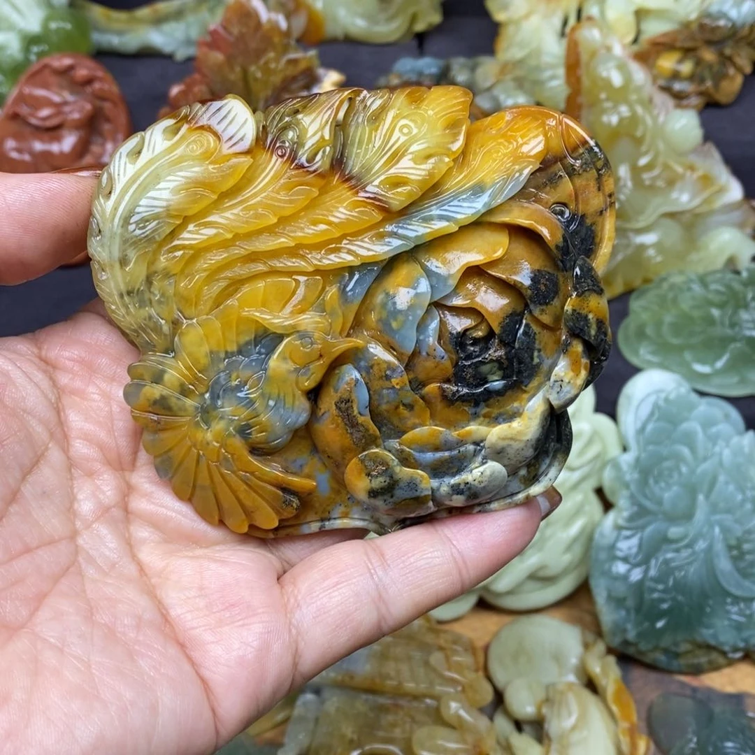 蛇纹石玉颈饰未镶嵌天**莲