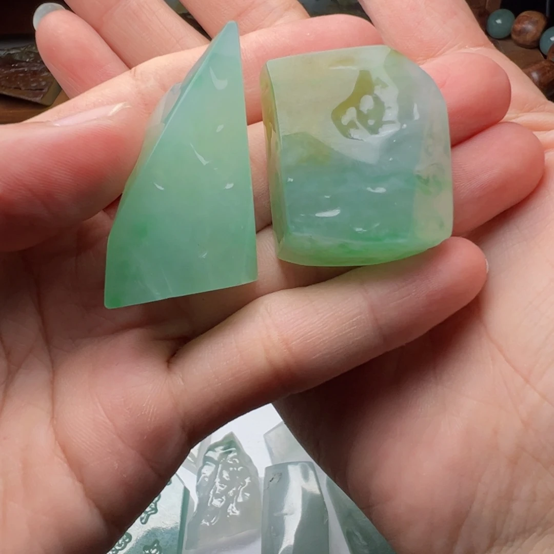 未镶嵌定制翡翠L****?不包工