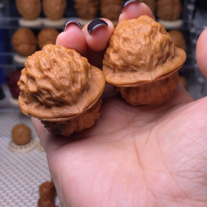 文玩核桃把件42号云纹桃心39尺