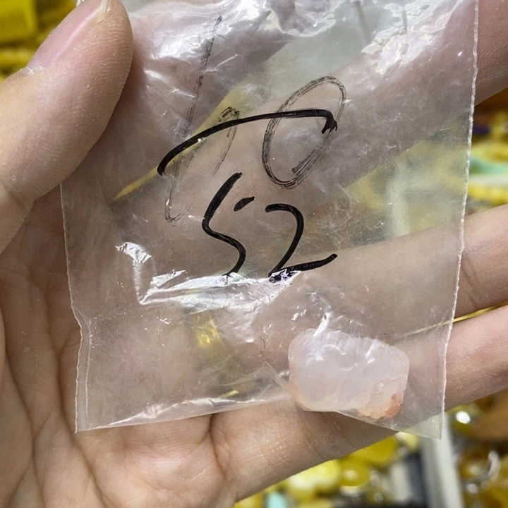 蜜蜡未镶嵌裸石吊坠