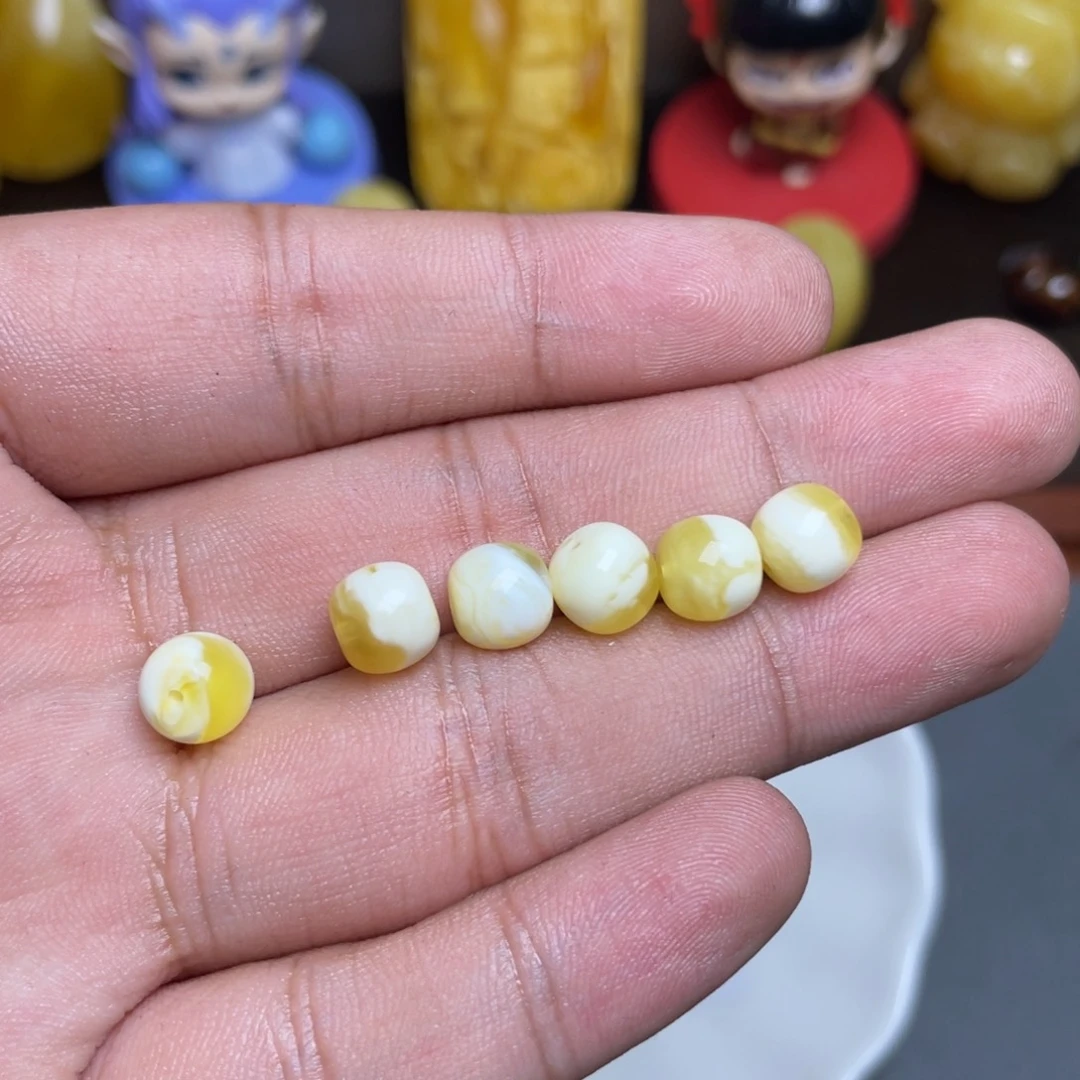 琥珀未镶嵌珠宝奇石多样性发其一