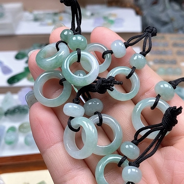 翡翠未镶嵌吊坠(不含链)一个60