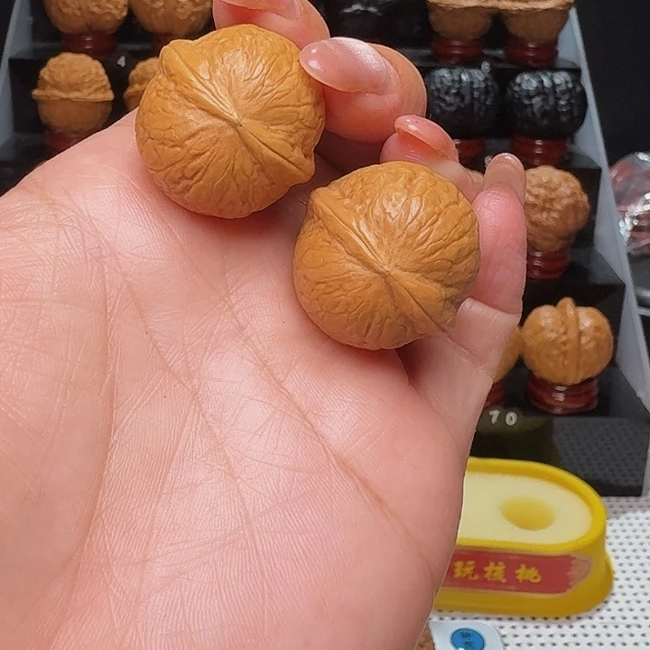 文玩核桃把件手捻晶玉27尺…………15