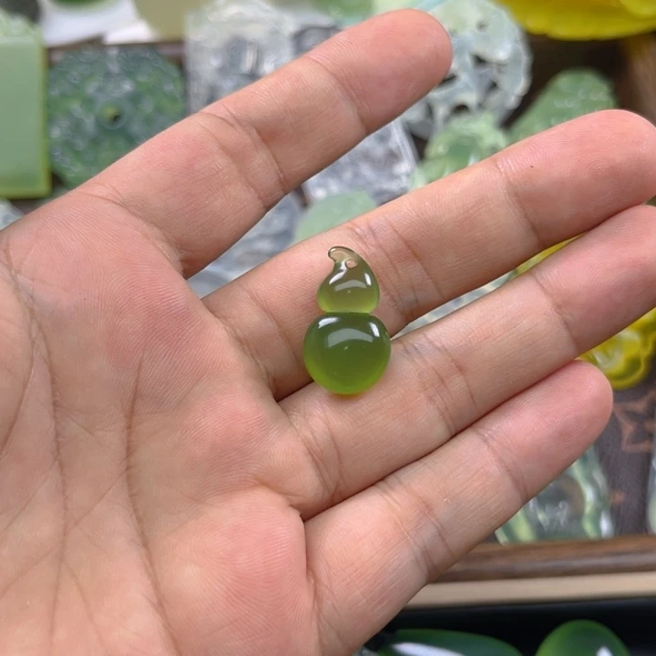 岫玉未镶嵌吊坠(不含链)火*山