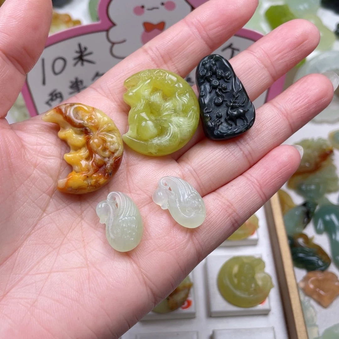 微***晓蛇纹石玉未镶嵌颈饰