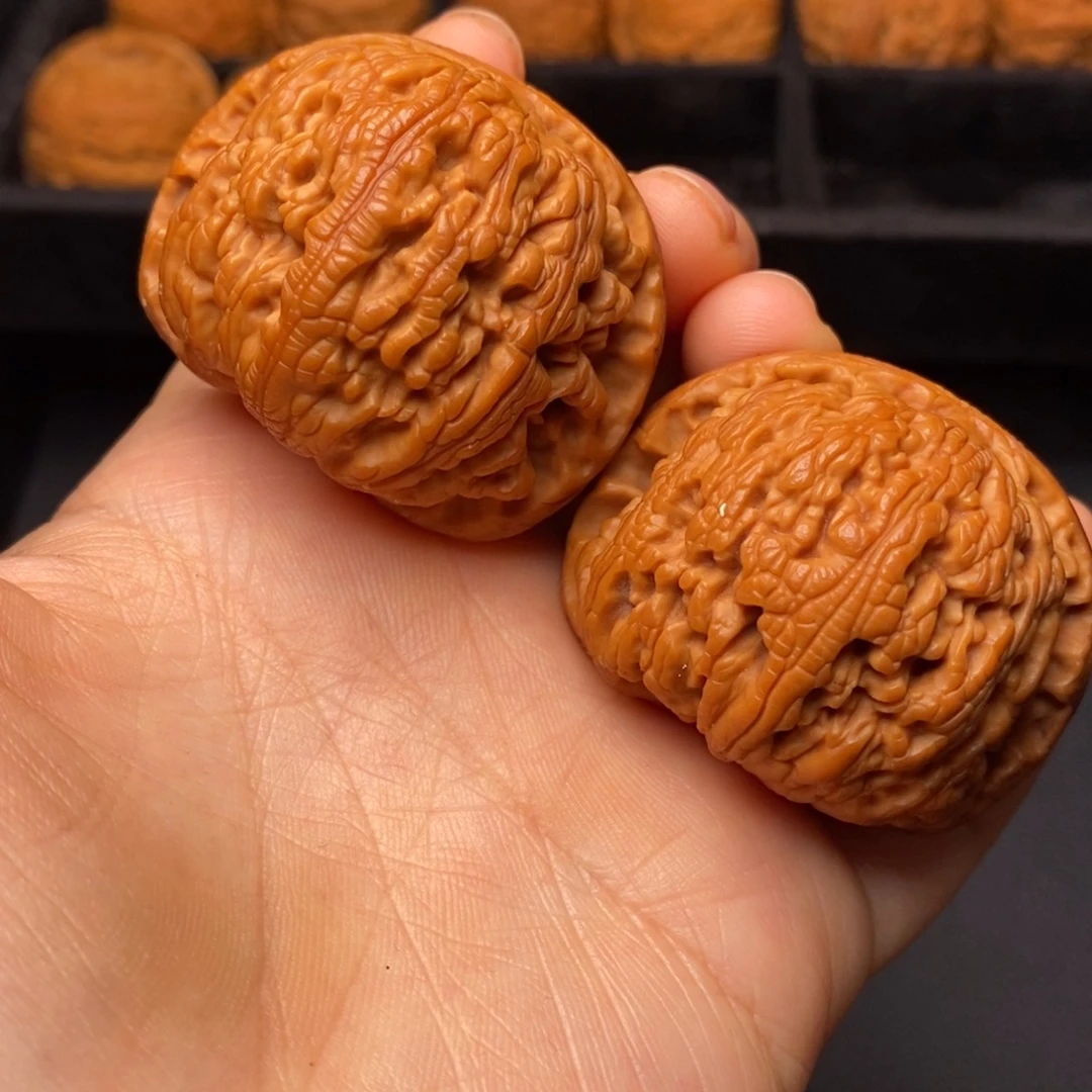 文玩核桃把件秦岭野生核桃
