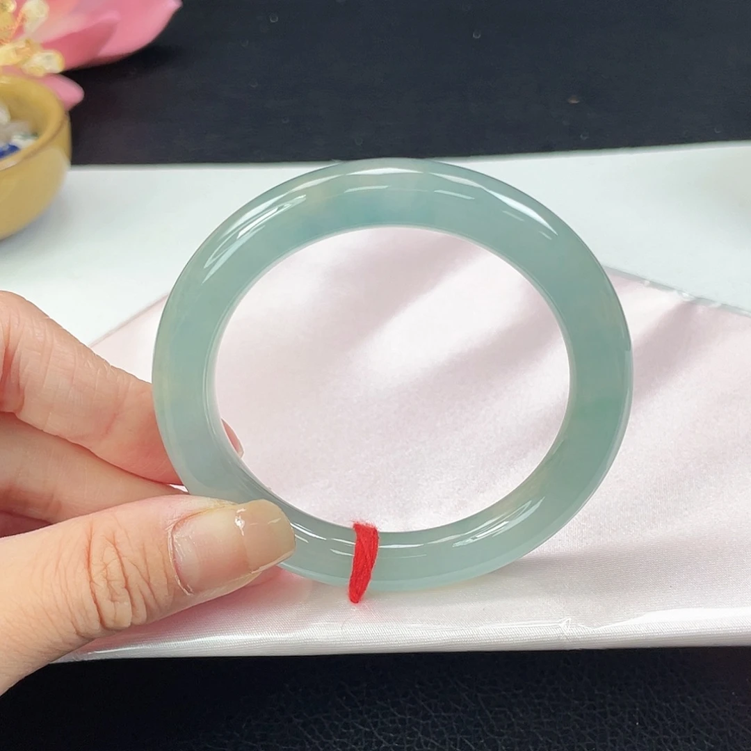 翡翠未镶嵌手镯薄荷绿色圆条