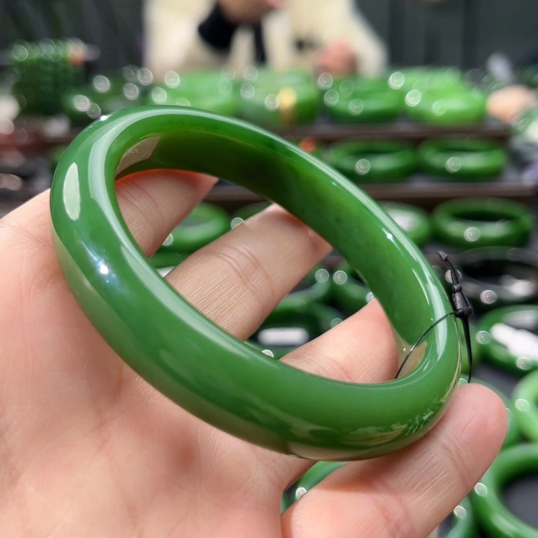 未镶嵌手镯和田玉（碧玉）