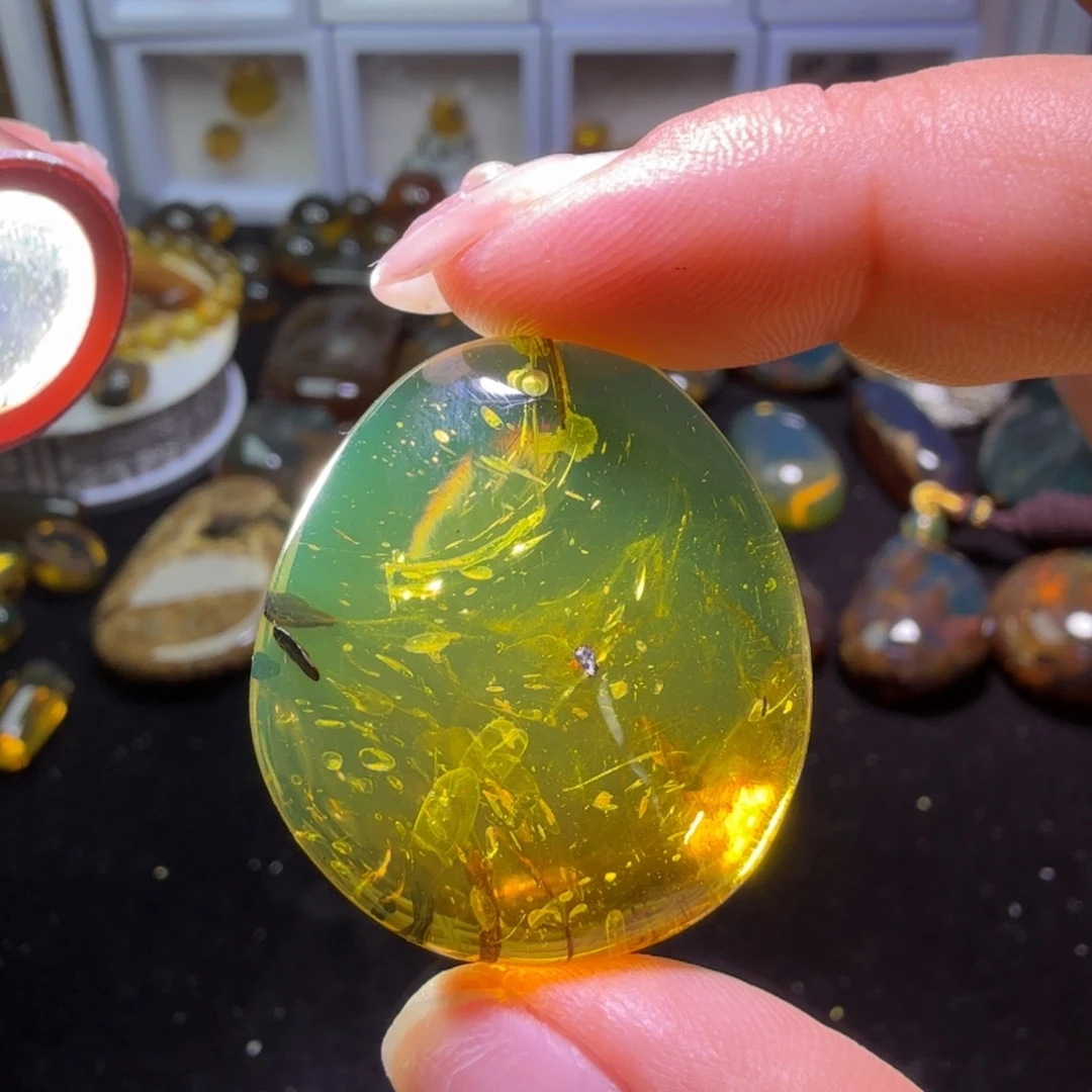 琥珀未镶嵌裸石23