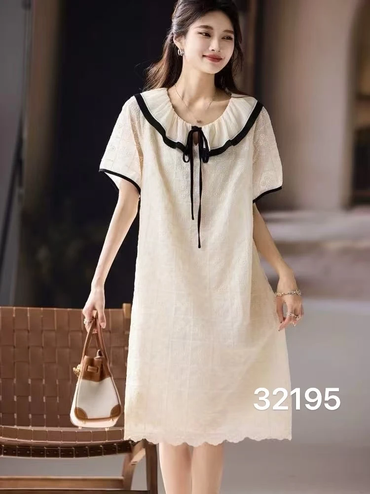 米杏色短袖花边娃娃领气质刺绣镂空中长连衣裙夏季新款