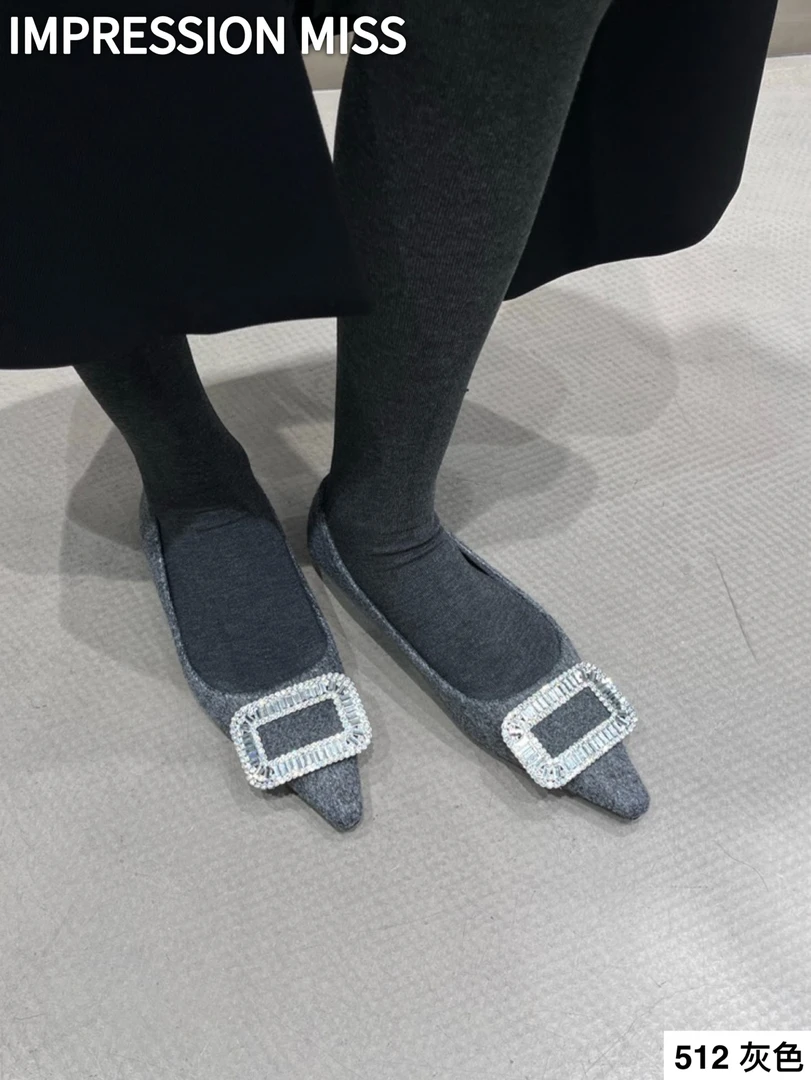 （512）时尚百搭平底水钻方扣单鞋