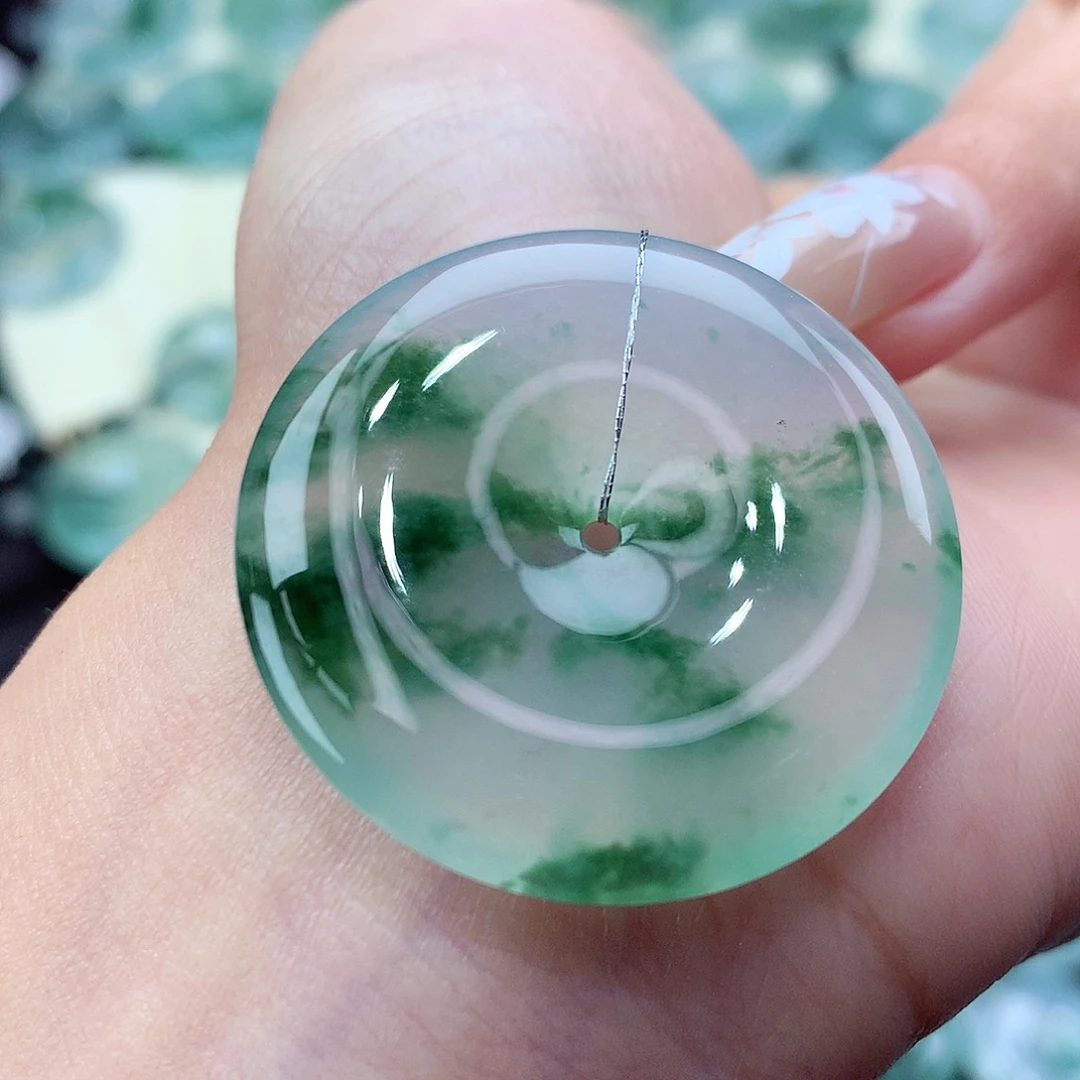 翡翠未镶嵌颈饰编号41。尺寸34-5.6