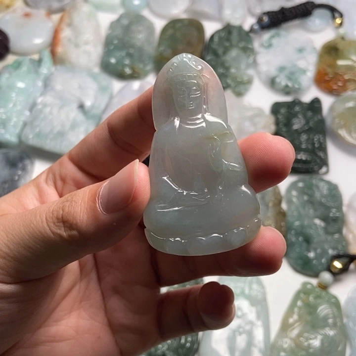 翡翠未镶嵌颈饰观音57