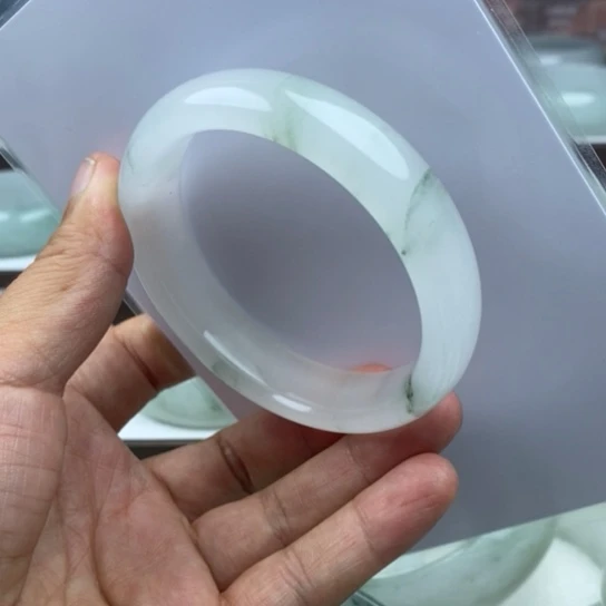 未镶嵌手镯石英质玉（金丝玉）