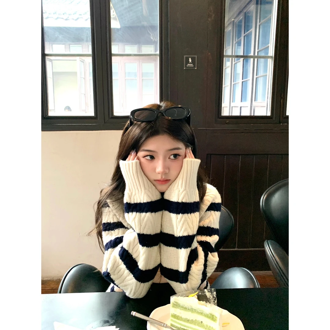 2024秋冬女式条纹针织开衫新款轻松慵懒软糯针织短夹克