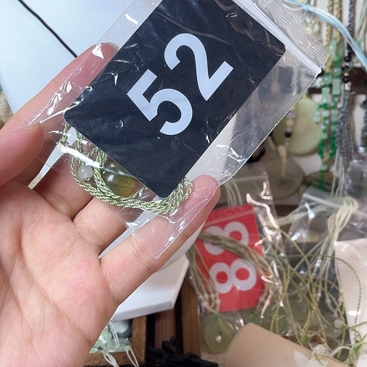 未***来蛇纹石玉合金颈饰