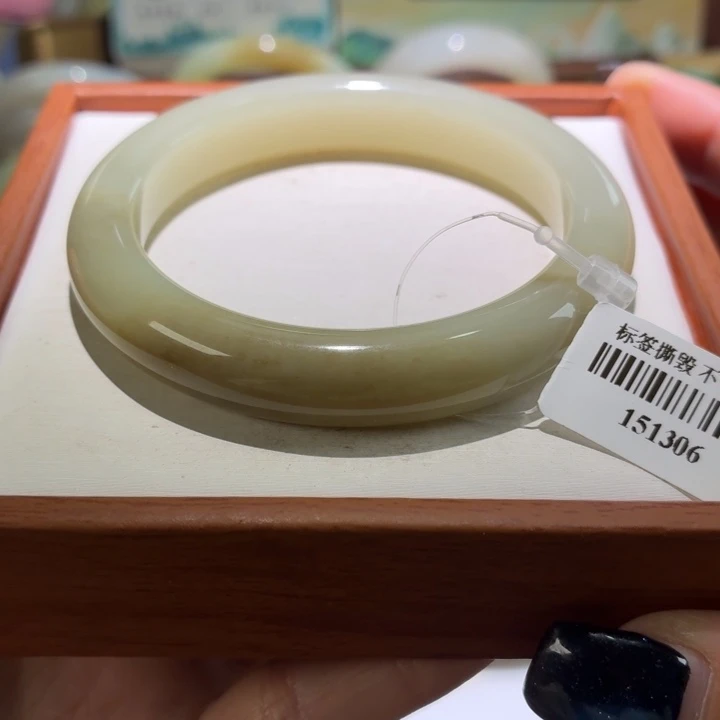 和田玉未镶嵌手镯 56 57