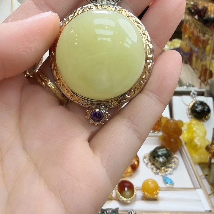 琥珀未镶嵌珠宝奇石