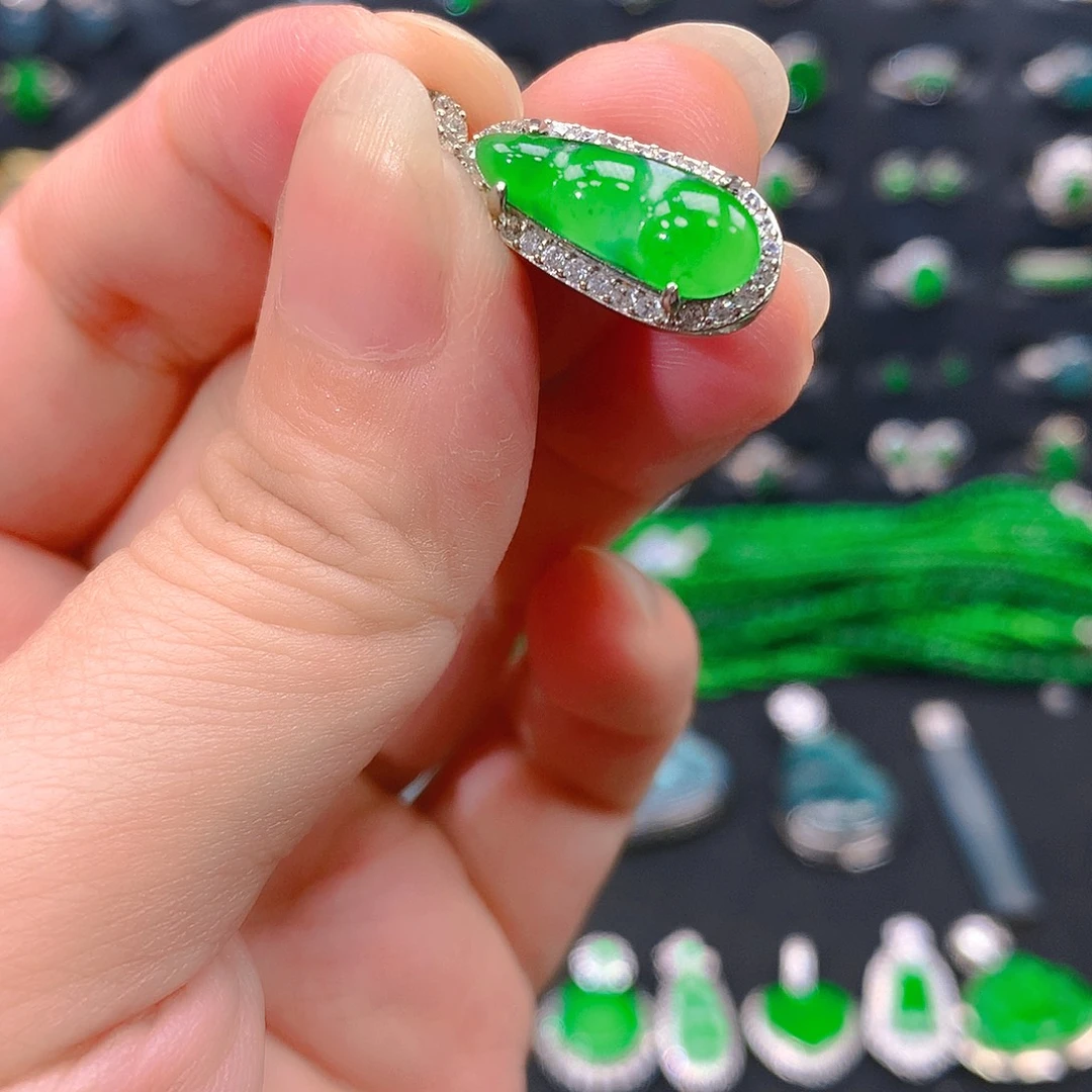 翡翠未镶嵌吊坠(不含链)