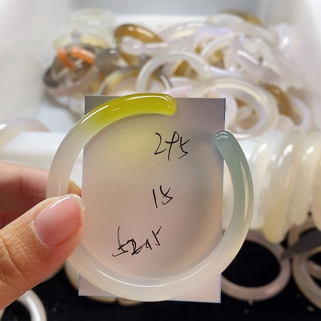 玛瑙/玉髓手镯未镶嵌295