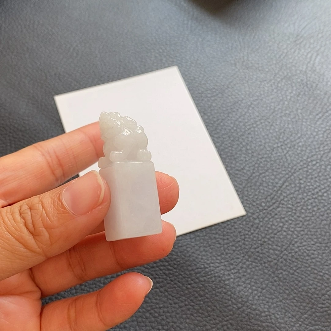 翡翠颈饰未镶嵌貔貅印章